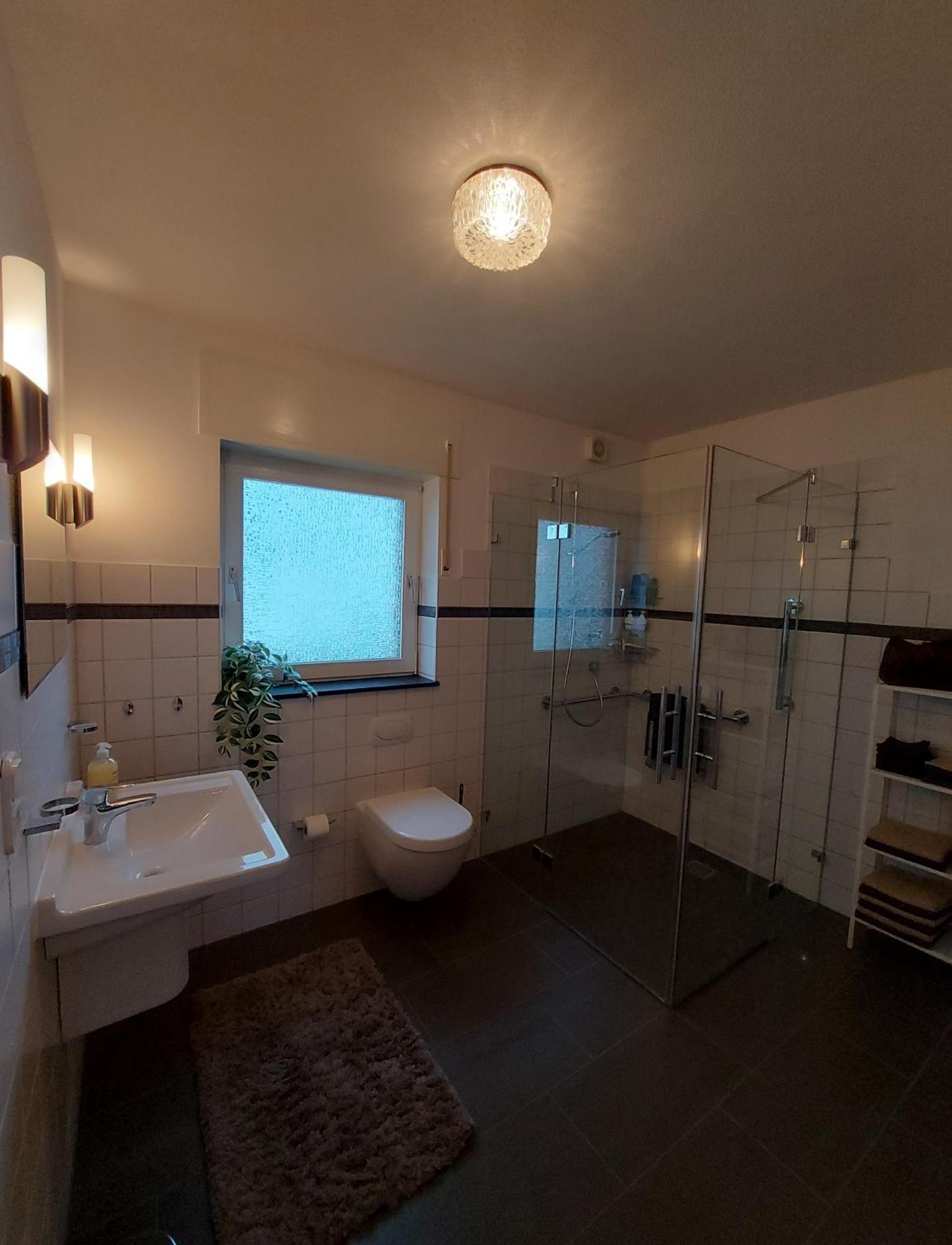 Ferienhaus Hescheld With Private Jacuzzi 헬렌탈 외부 사진